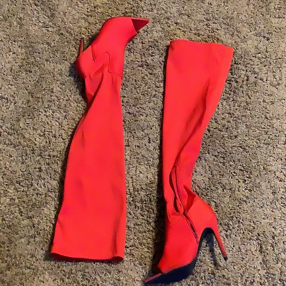 ❤️‍🔥❤️‍🔥Ladies Red Knee Boots❤️‍🔥❤️‍🔥